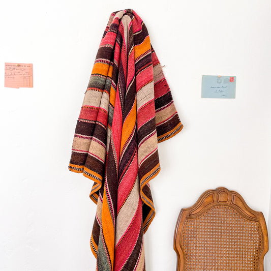 Nº 748 -- 4' 9" x 4' 5"
