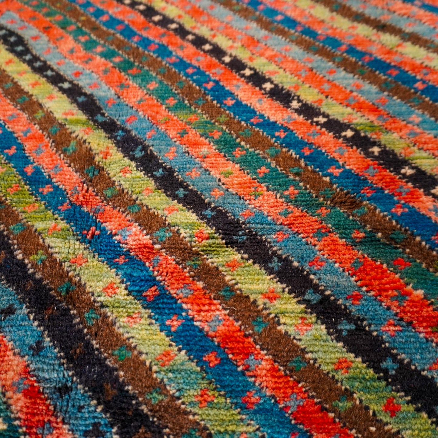 Nº 758 -- 6' 2" x 2' 8"