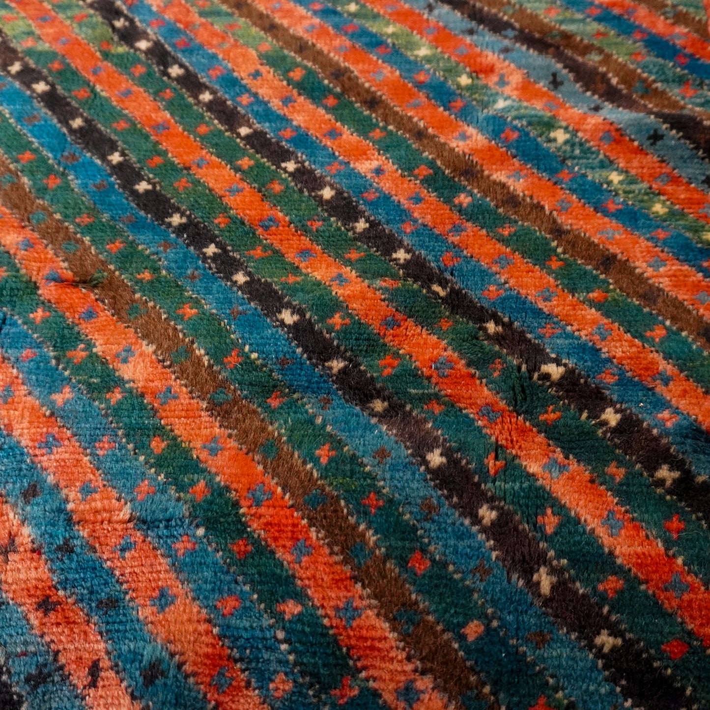 Nº 758 -- 6' 2" x 2' 8"