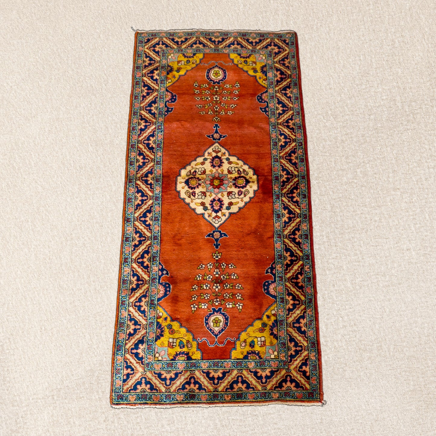 Nº 761 -- 5' 10" x 3' 2"